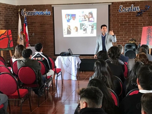 VISITA DEL DIRECTOR DE LA ESCUELA DE EDUCACIÓN DIFERENCIAL DE LA UNIVERSIDAD CATÓLICA DEL MAULE